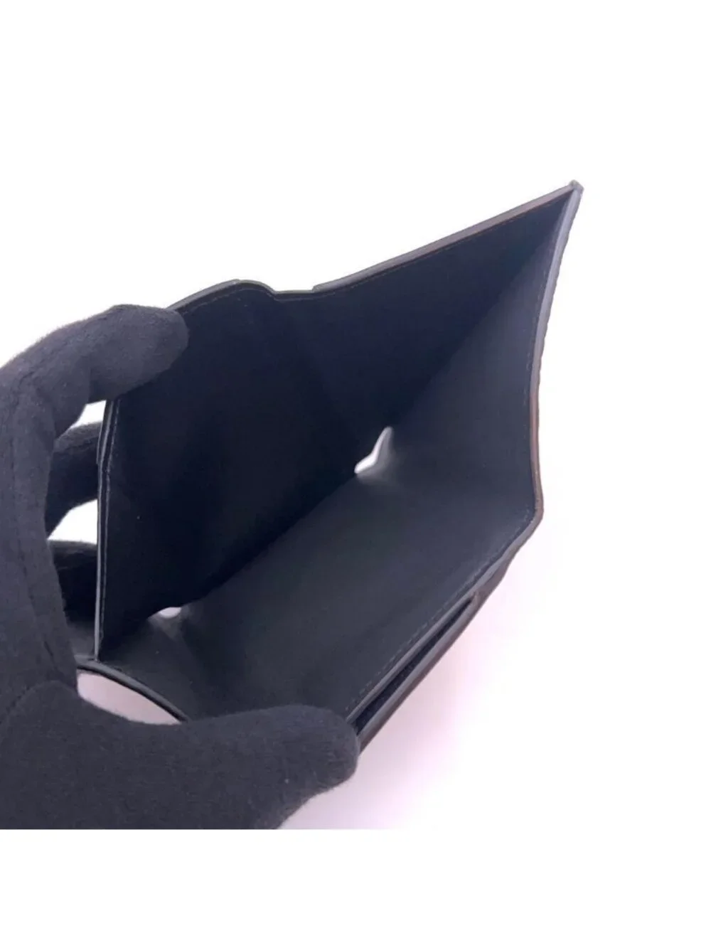 Louis Vuitton Portefeuille Pilot Trifold Wallet Black Taurillon